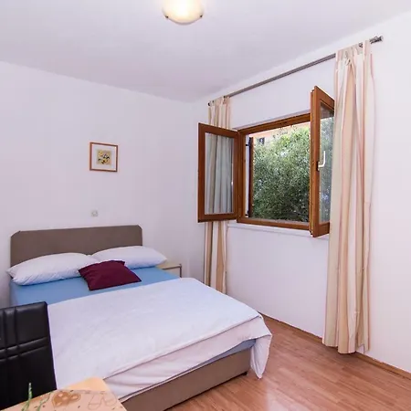 Gostinjska kuća Double 17609b 3*